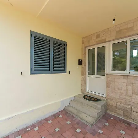 Διαμέρισμα Marina *