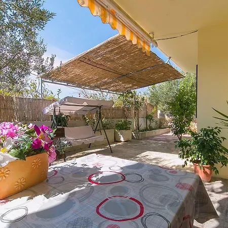 Διαμέρισμα Marina *