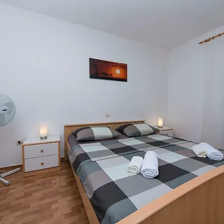 Marina Sea View & Jacuzzi * Makarska